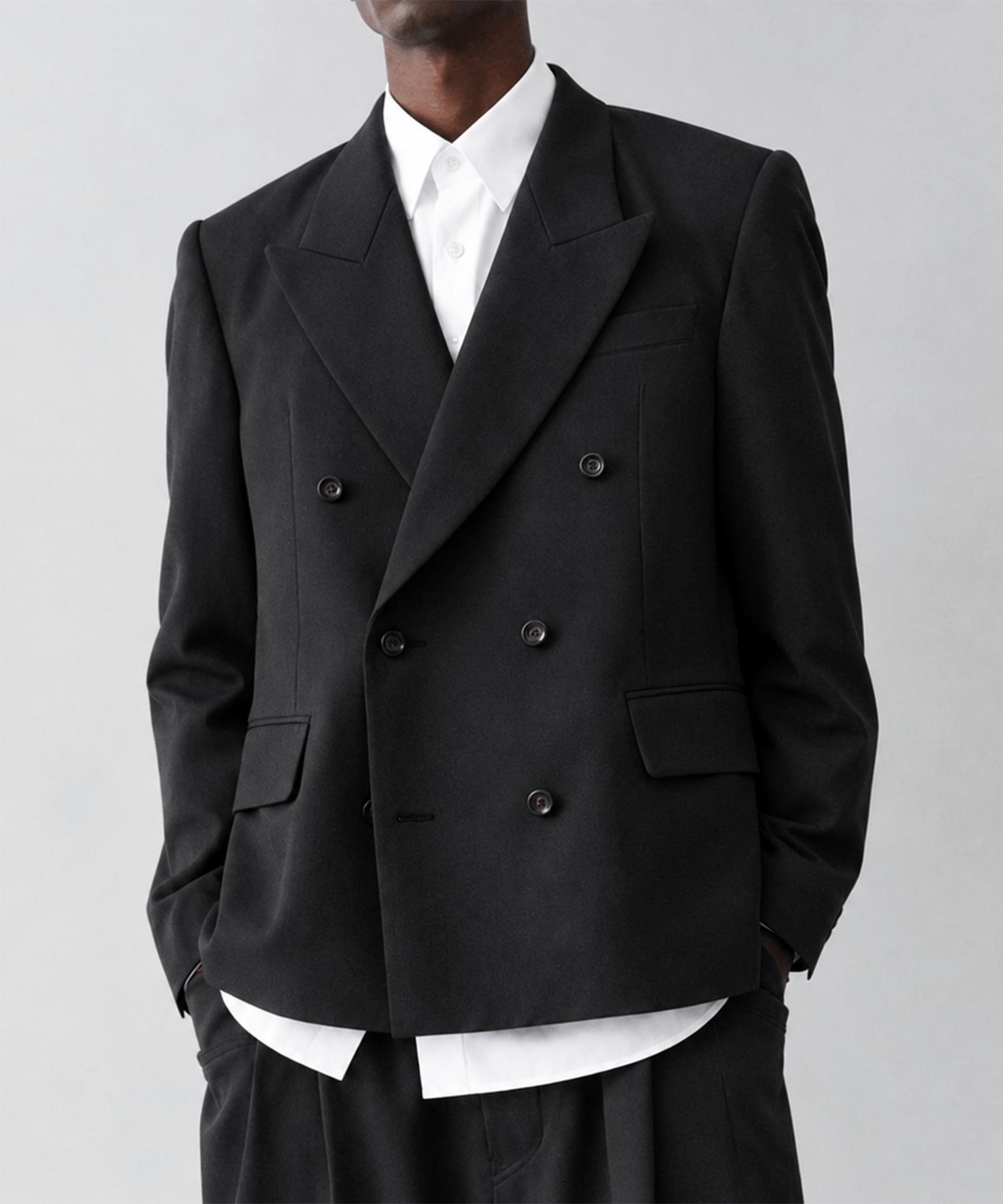 Low Gorge Peaked Lapel JKT