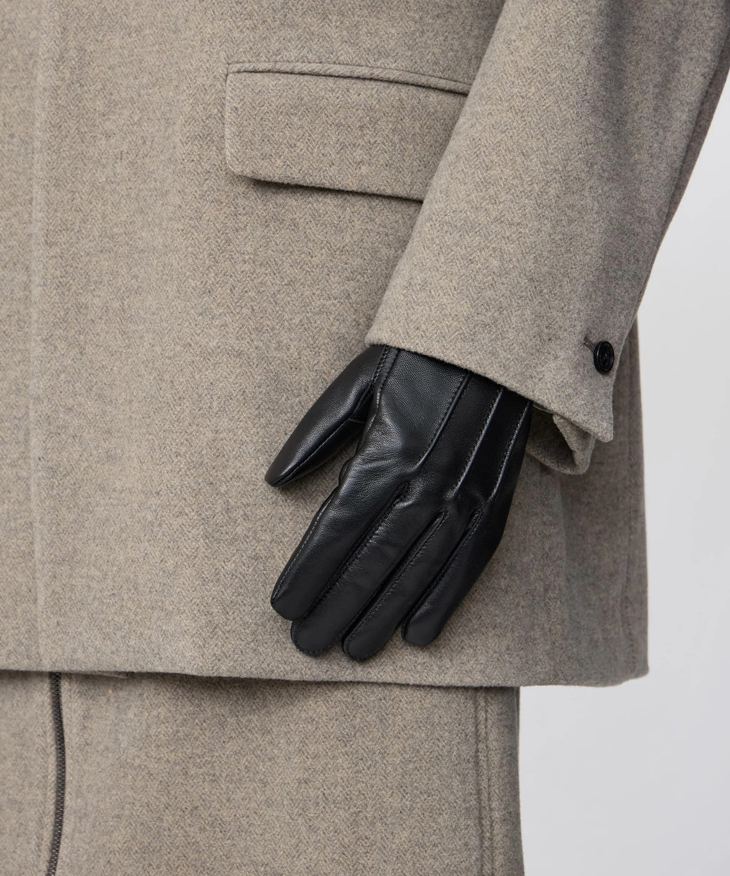 LEATHER GLOVE