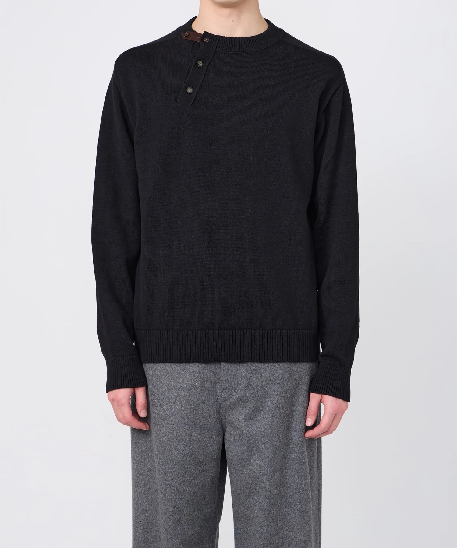 LEATHER TAB KNIT PULLOVER