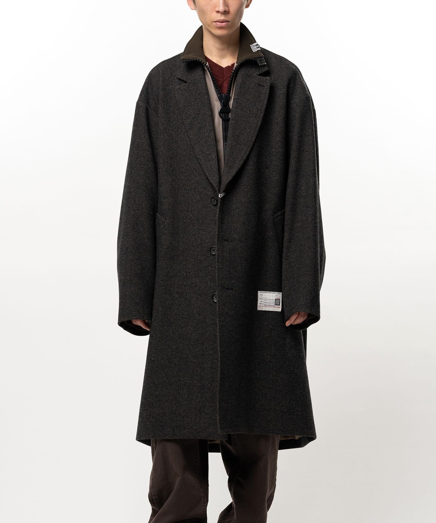 SHIFTED SHOULDER COAT