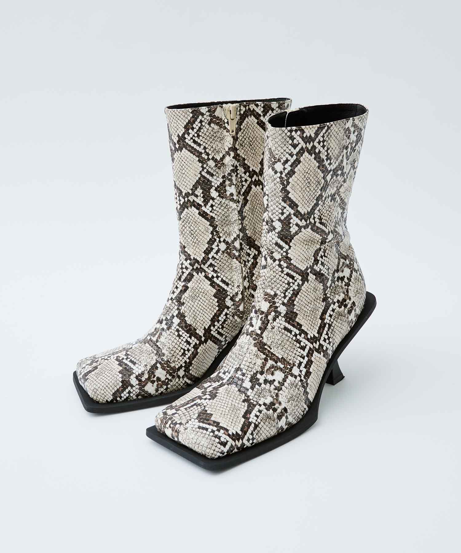 Square Toe Boots