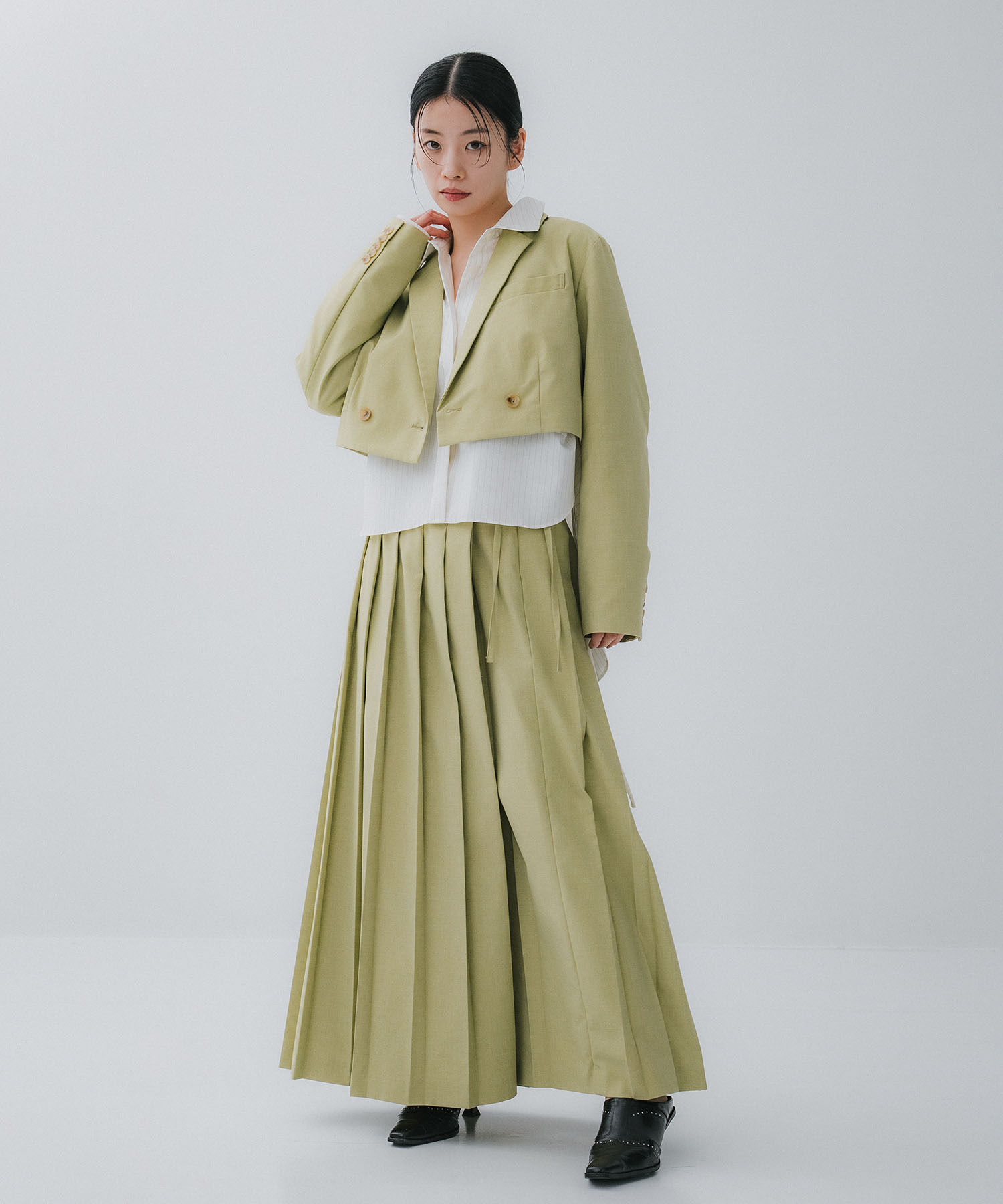 SHORT JACKET WITH PLEATS WRAP SKIRT