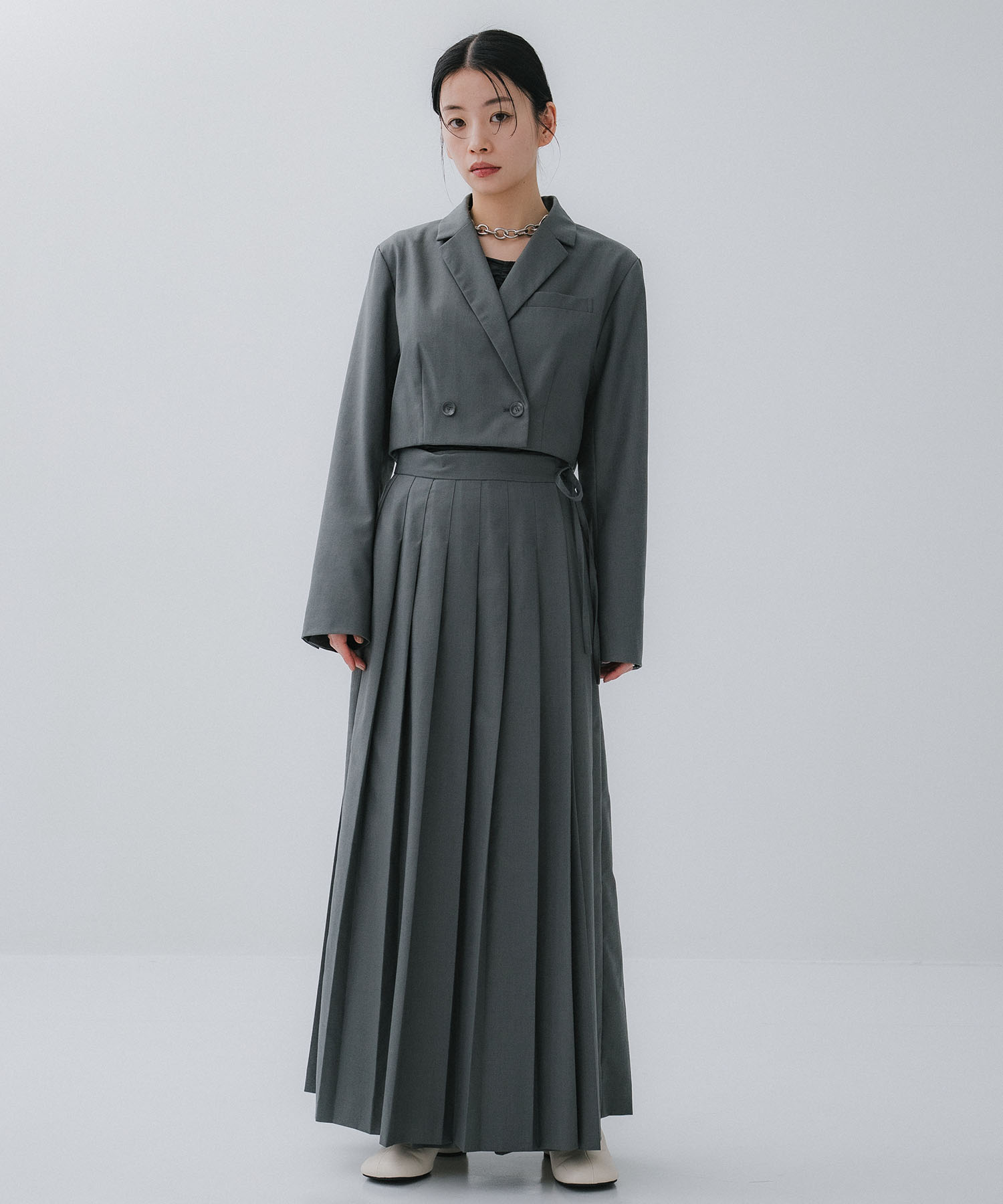 SHORT JACKET WITH PLEATS WRAP SKIRT