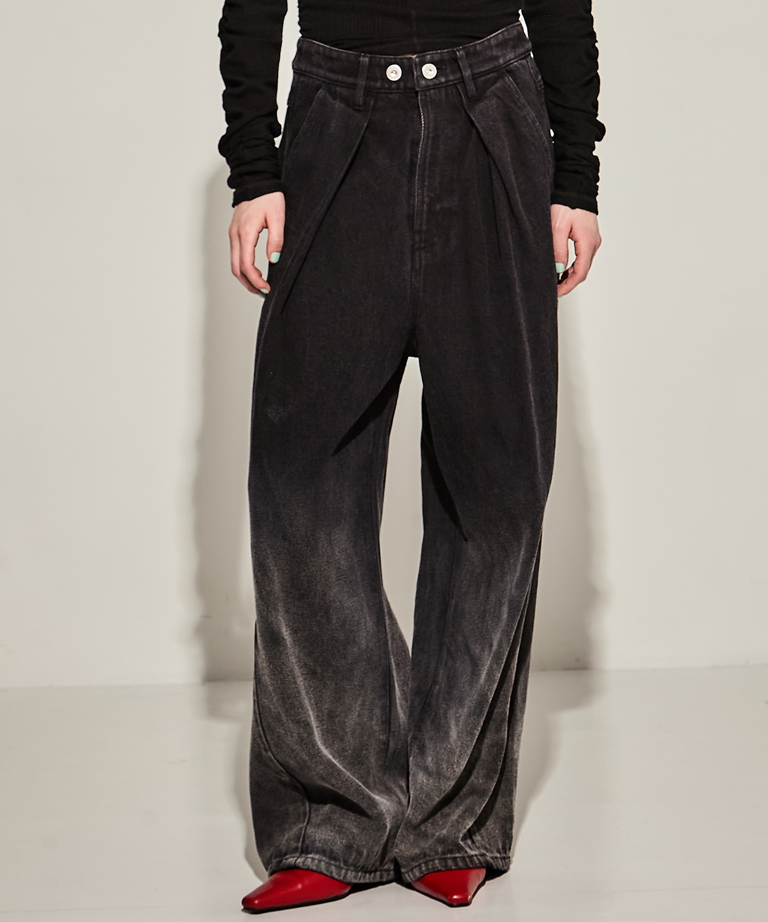 Gradation Jeans