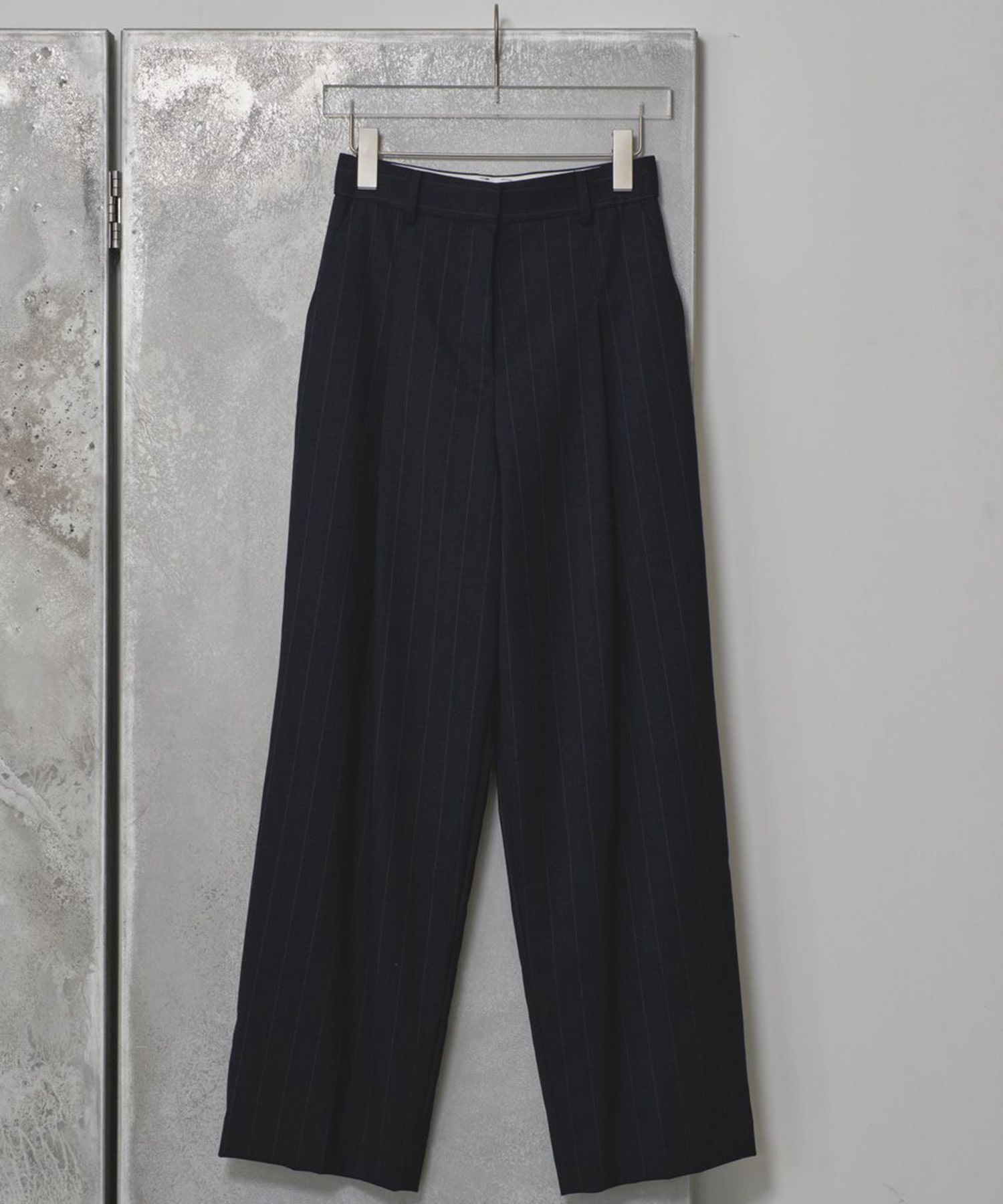 Stripe Tuck Ttrousers