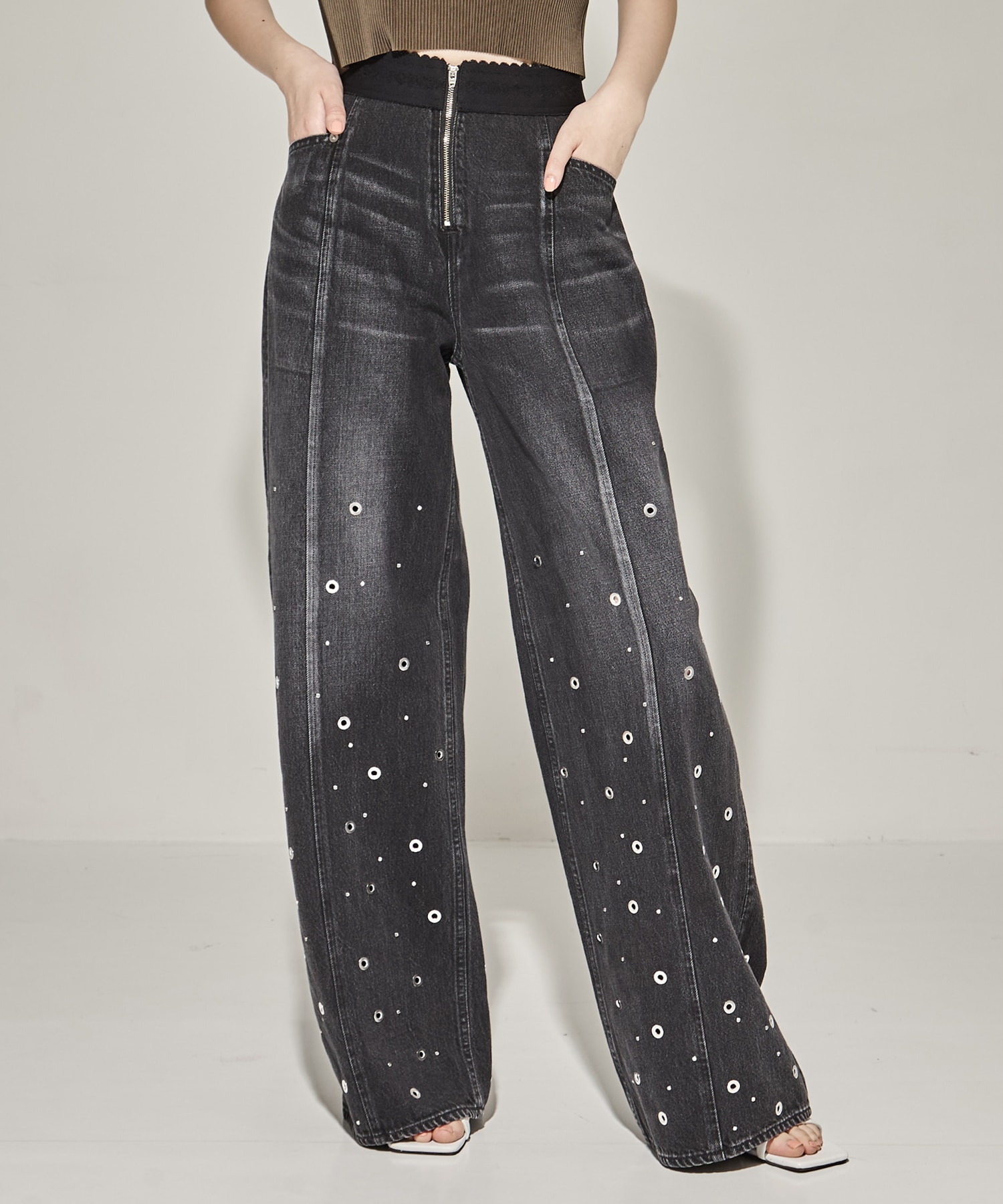 ORGANIC COTTON DENIM WIDE-LEG JEANS WITH STUDS