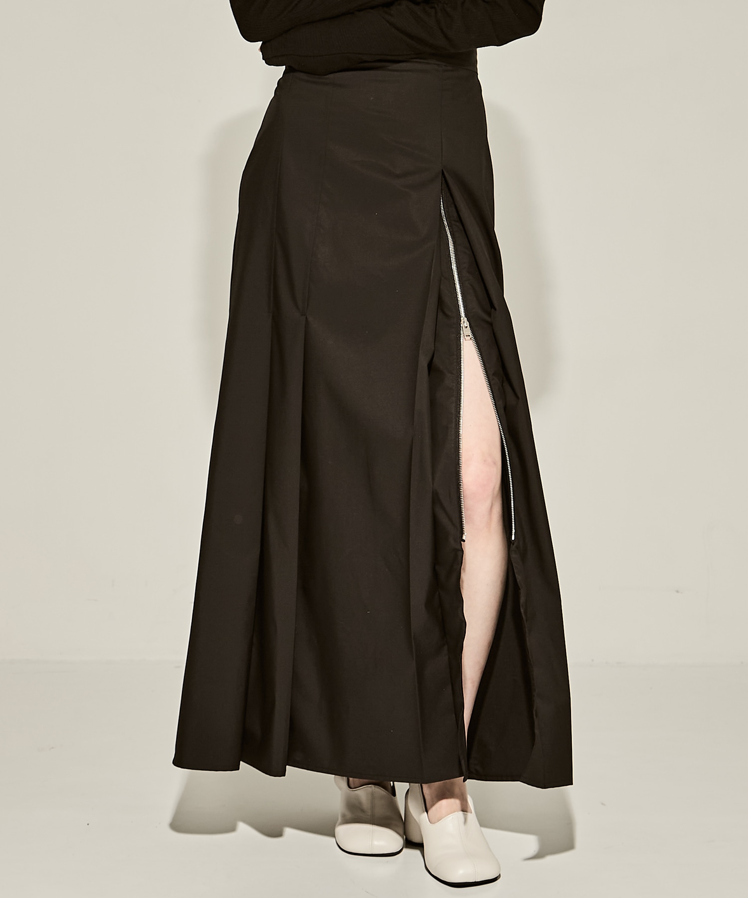 SUPIMA C/PE/PU ZIP SKIRT