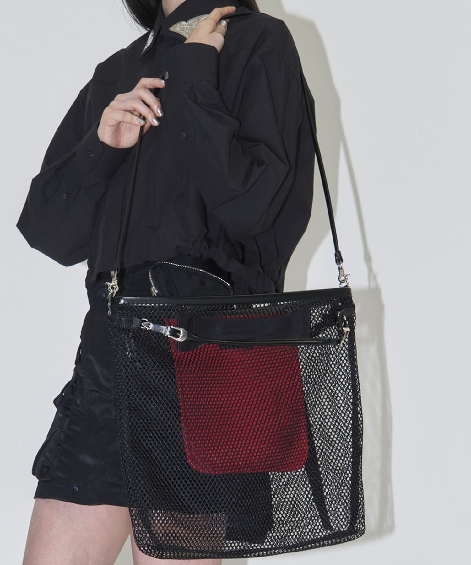 Mesh shoulder bag