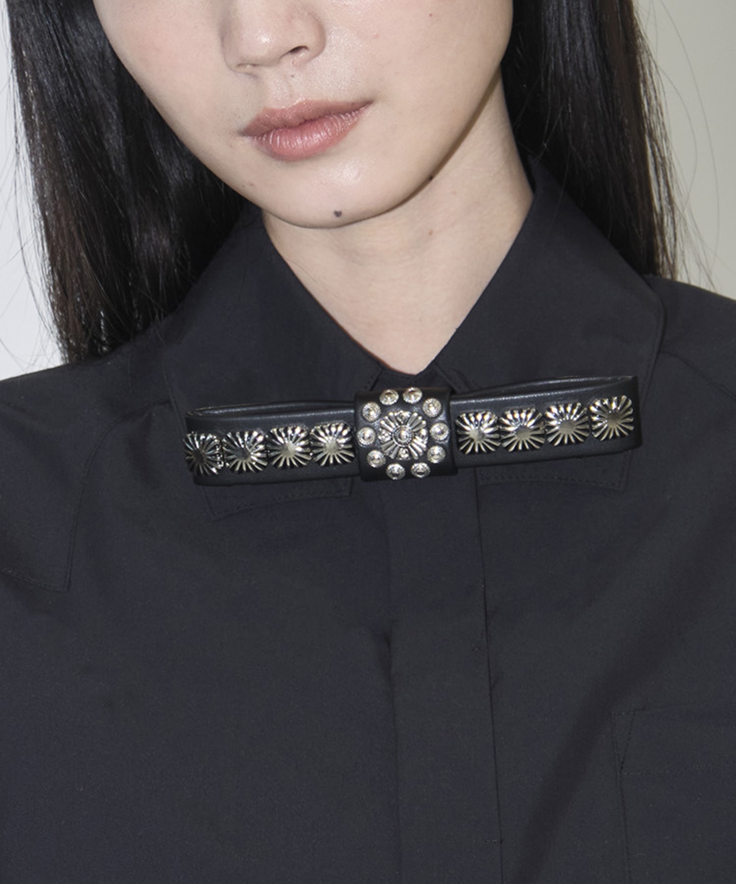 Metal ribbon clip tie