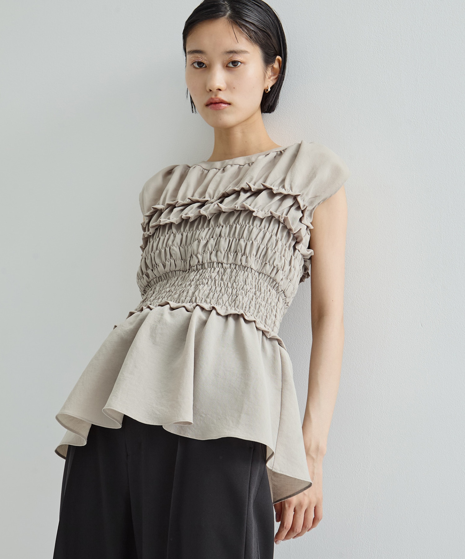 SHIRRING NO SLEEVE TOPS