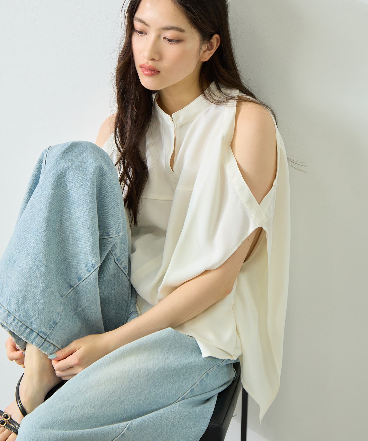 BACK SATIN DRAPE BLOUSE