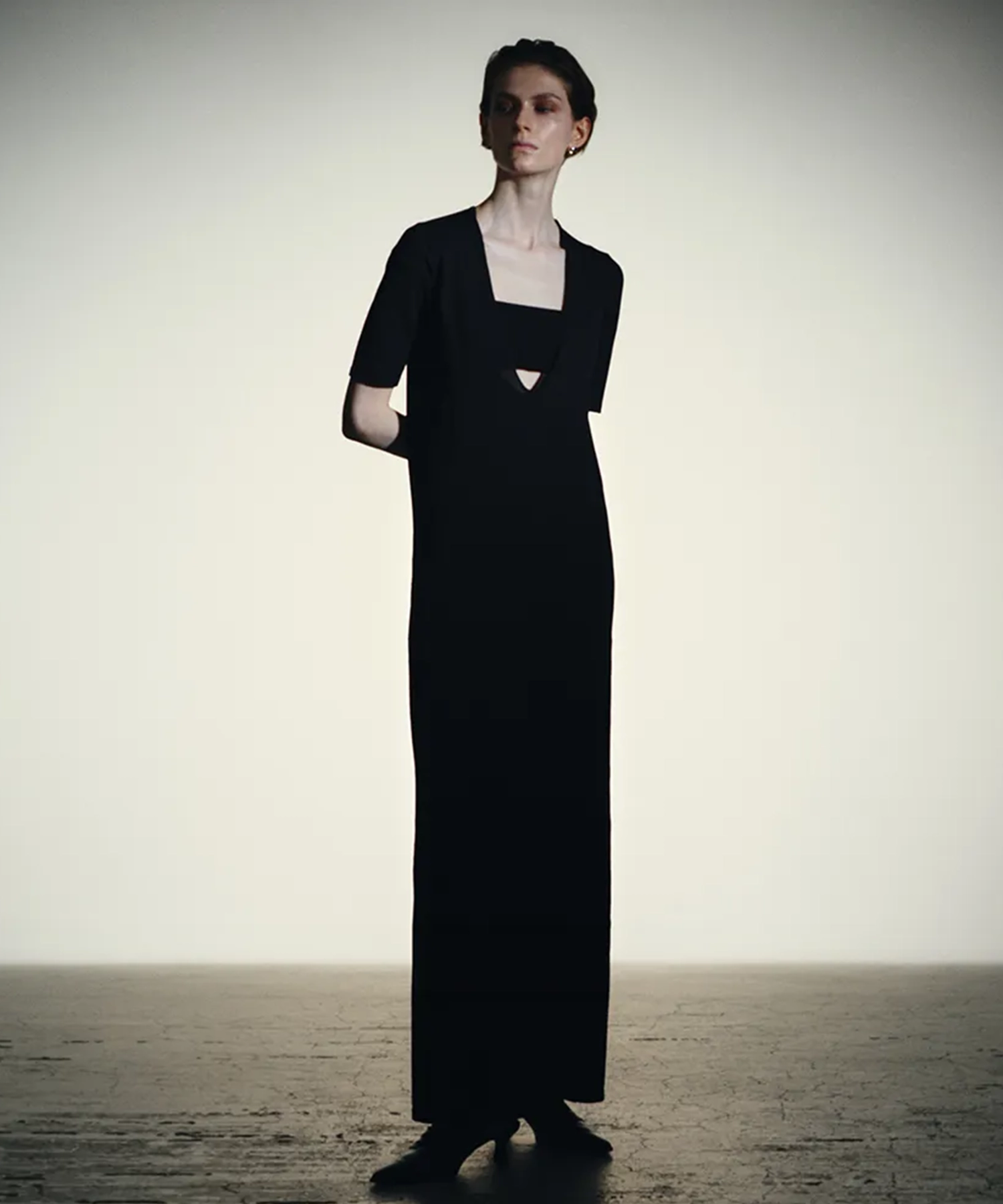 BLACK DRESS [1]