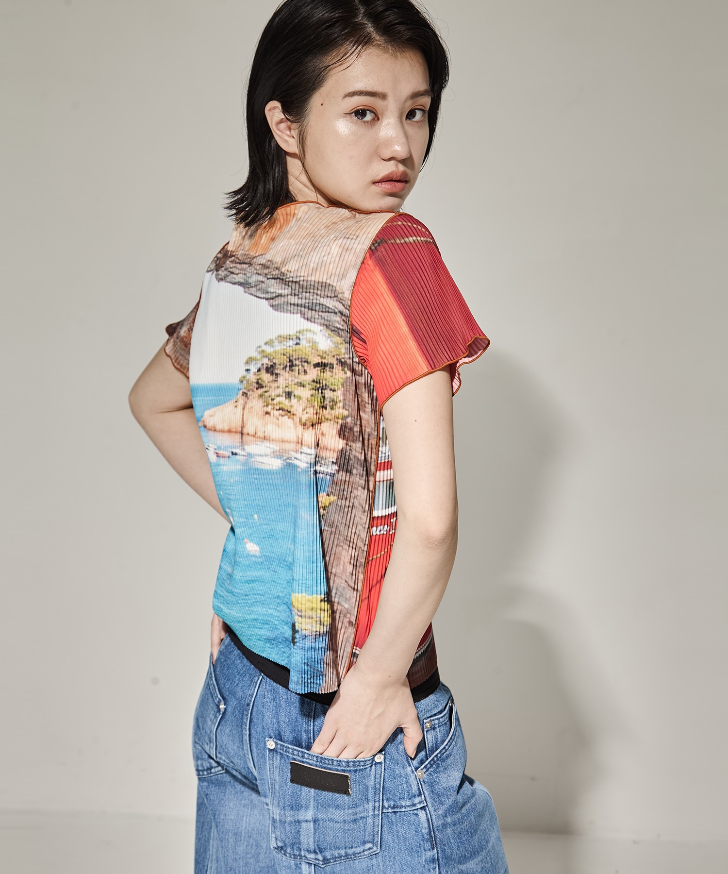 GRAPHIC WAVE TOP
