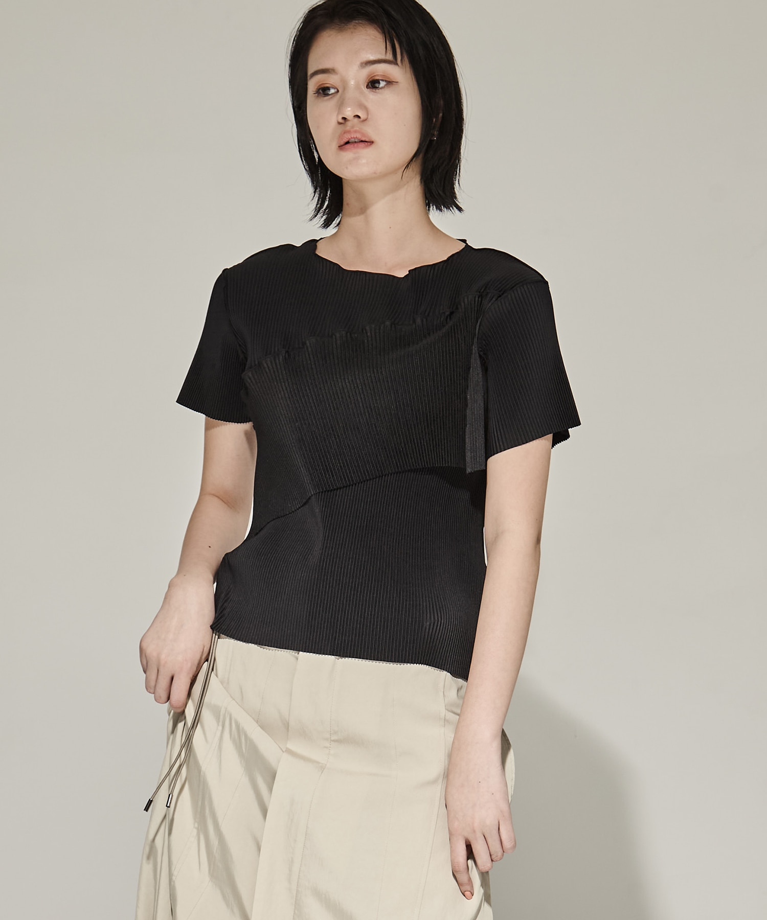 SPIRAL WAVE SHORT SLEEVE TOP
