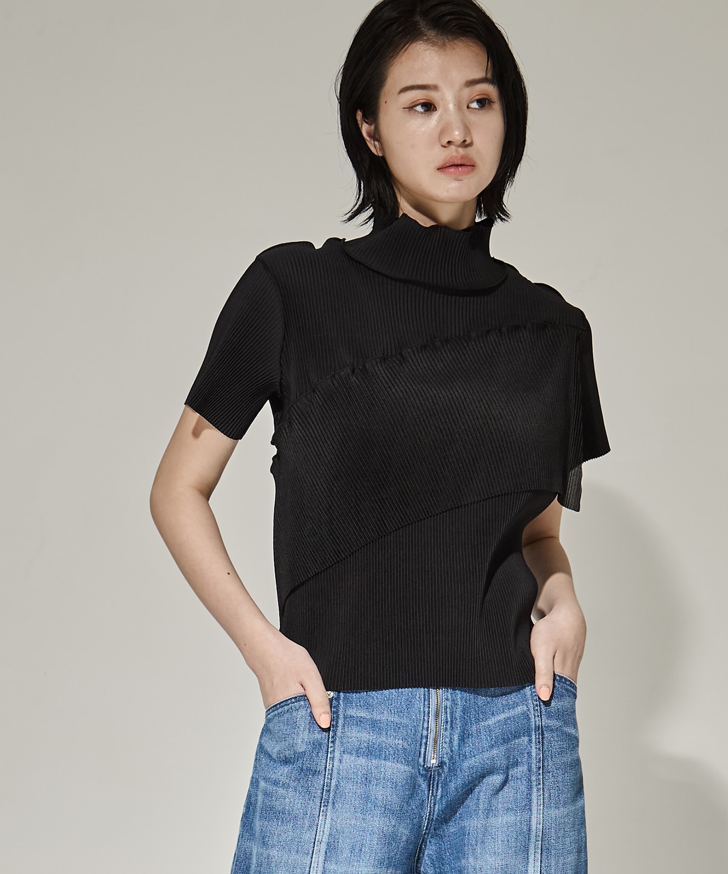 SPIRAL WAVE SHORT SLEEVE TOPHIGHNECK TIPE
