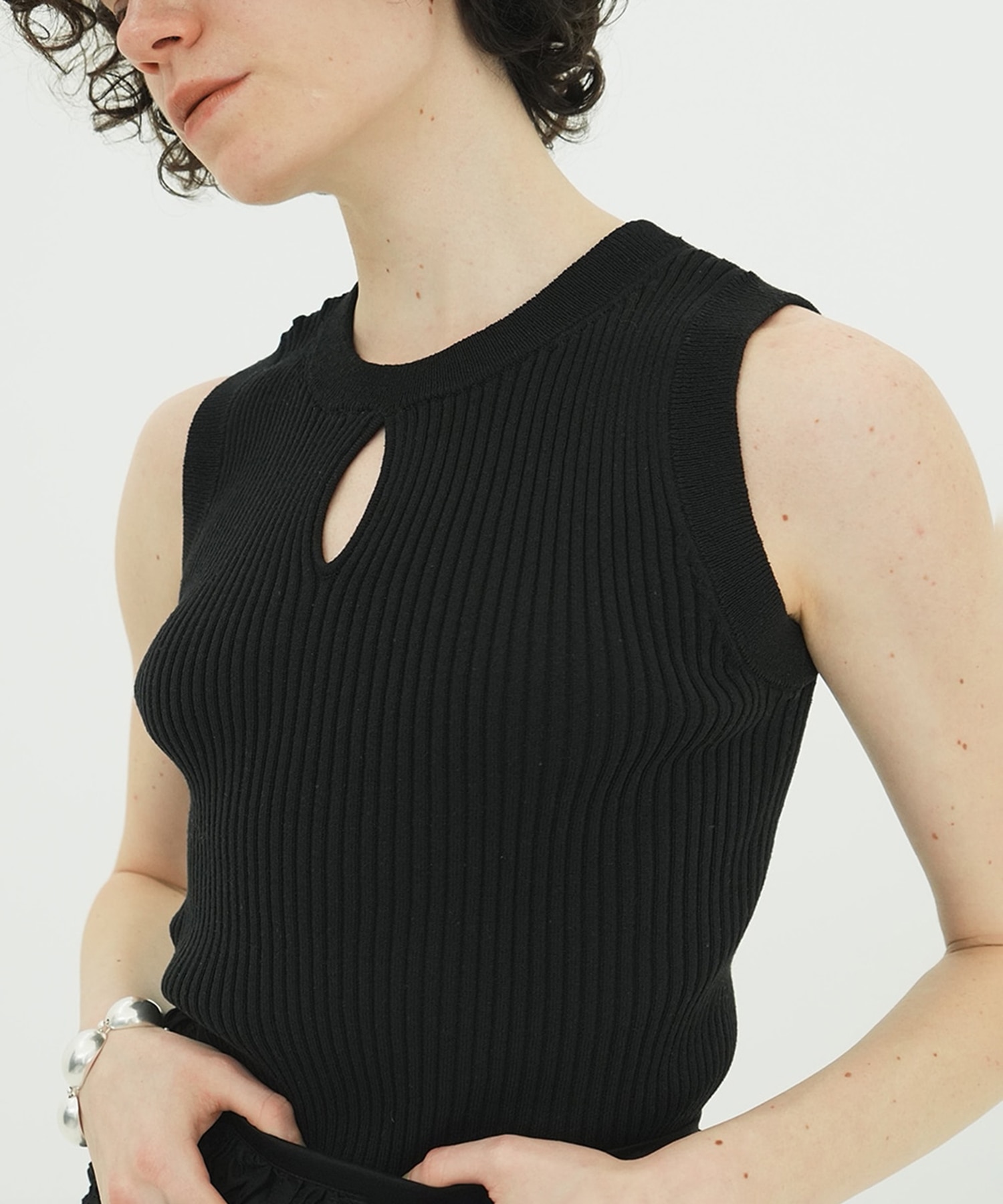 W FACE HALL KNIT TOPS