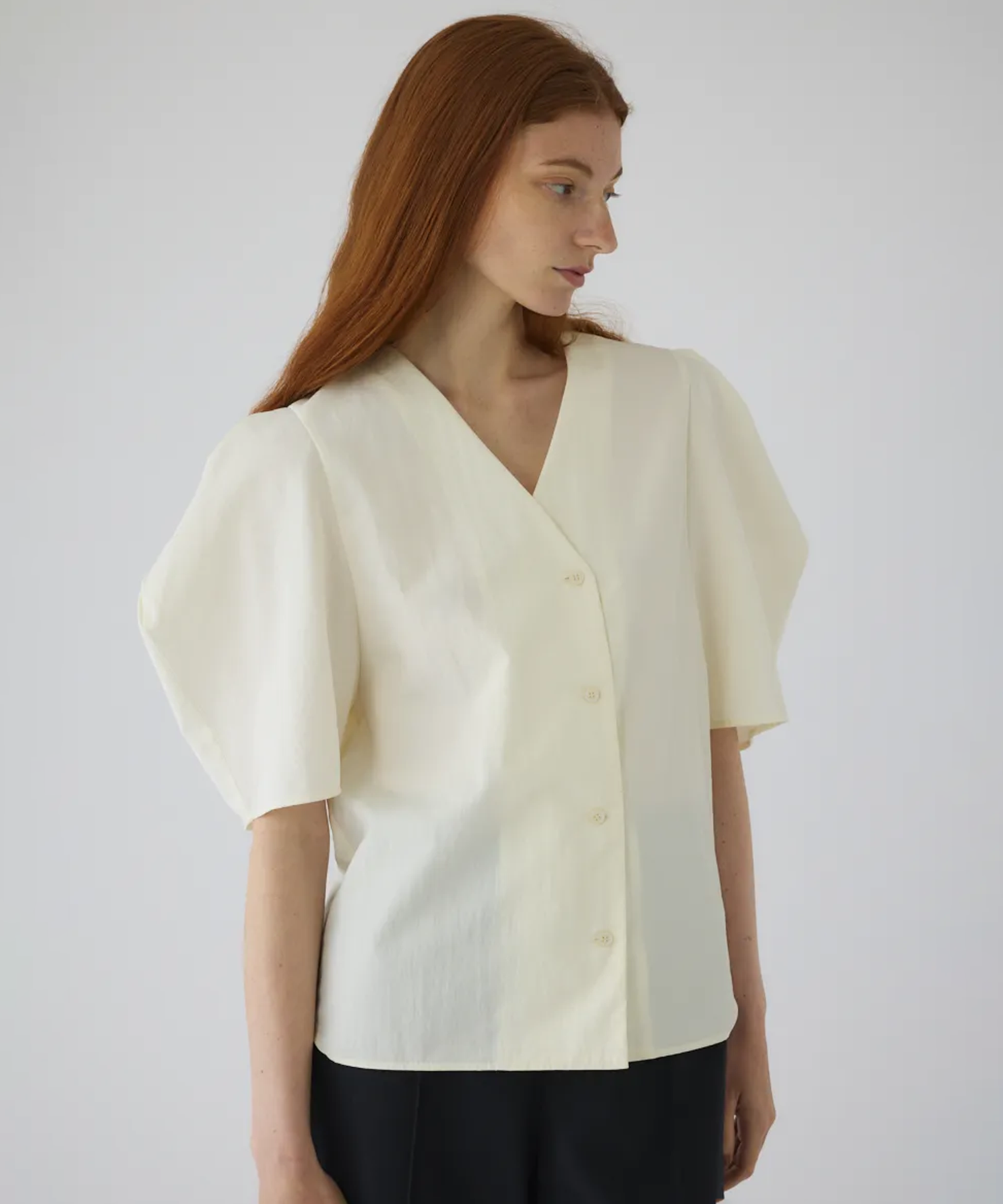 Volume sleeve v-neck SH