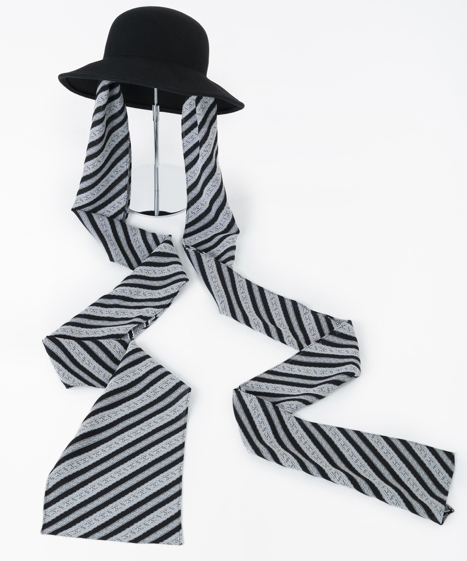 Hats with Lace jaquard stripe scarves