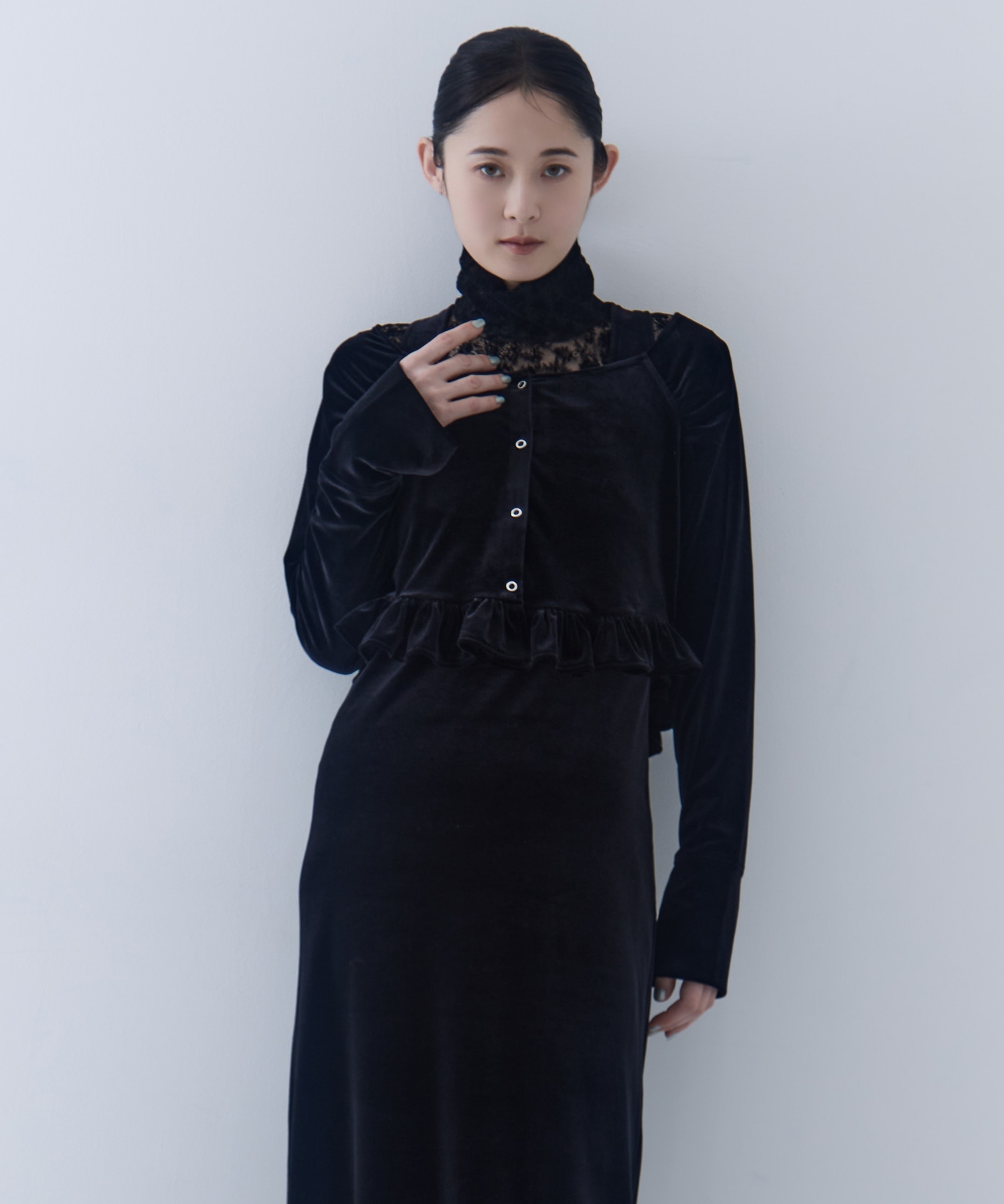 UND OFF SHOULDER VELOUR CARDIGAN SET DRESS
