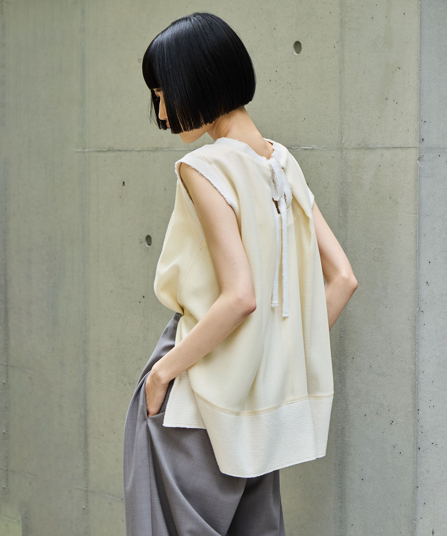 Sleeveless Washable Mesh Blouse