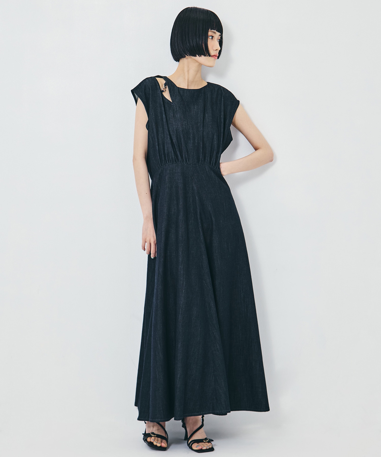 別注CUT-OUT FLERED DRESS