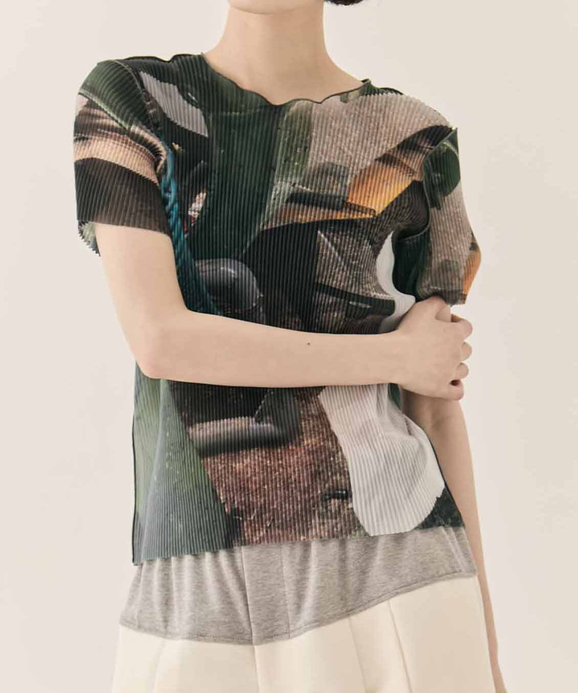 SHEER GRAPHIC TOP