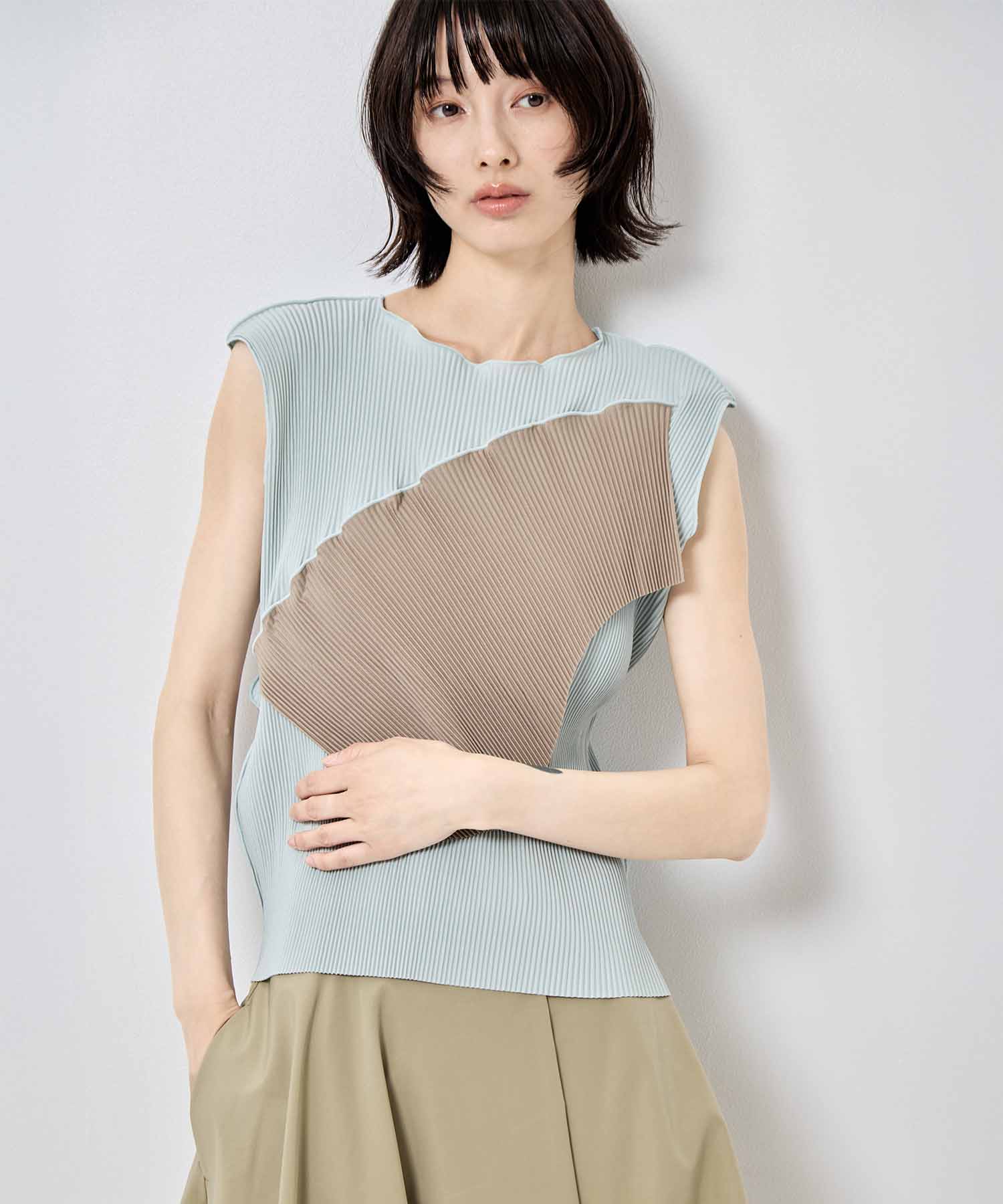 TODO WAVE TOP *SLEEVELESS