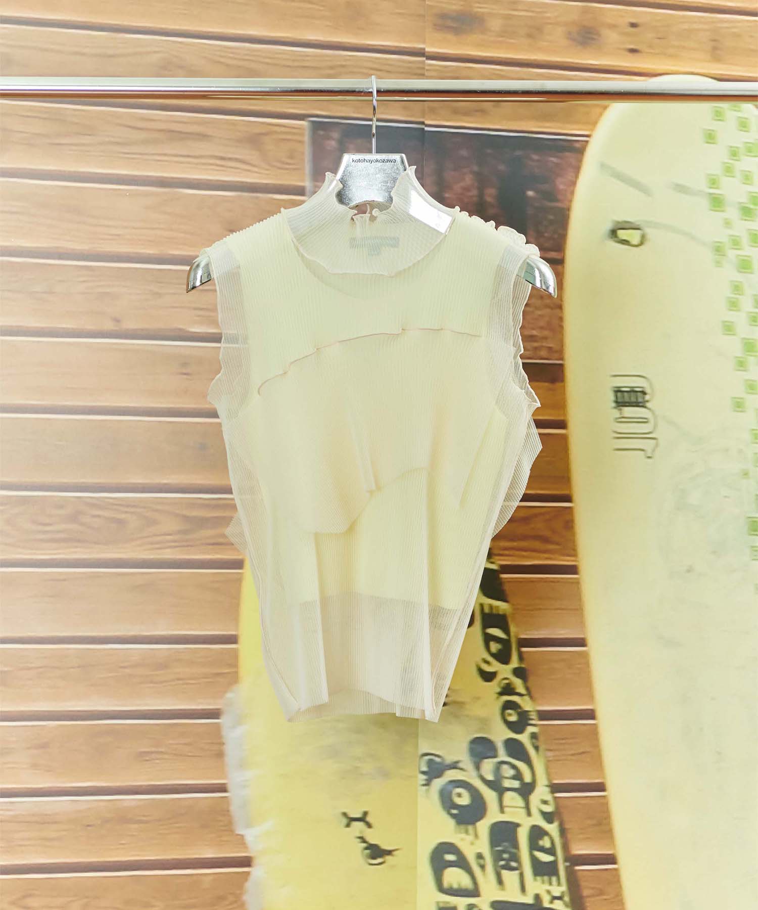 GHOST TODO TOP *SLEEVELESS HIGHNECK +INNER
