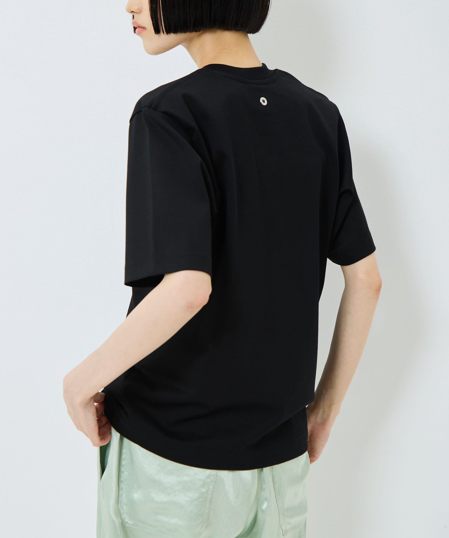 REFINA COMPACT T-SHIRT