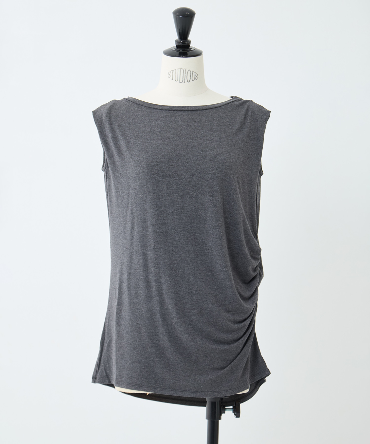 別注collagen no sleeve tops