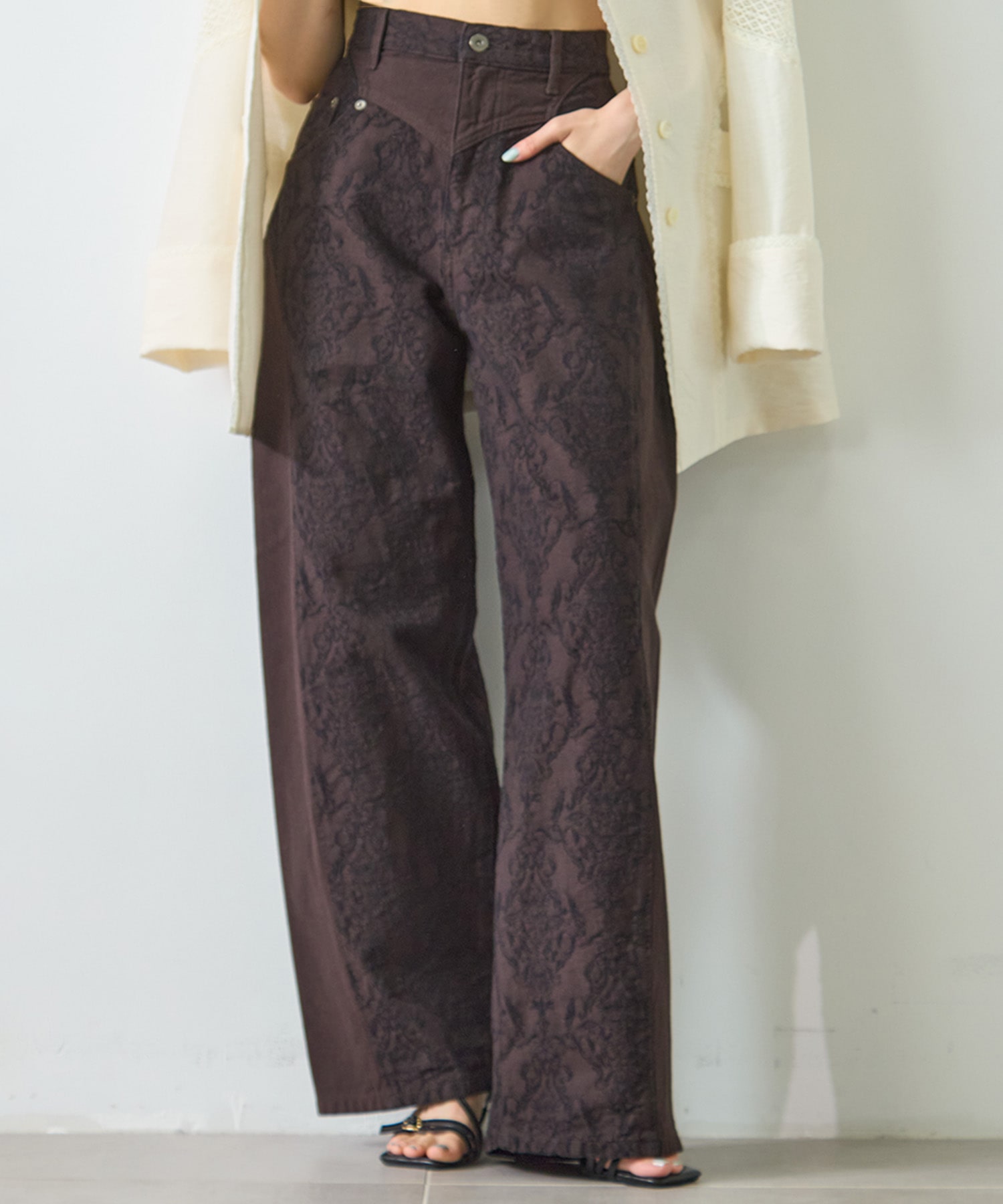 別注 DAMASK-PRINT DENIM CURVE-FIT HIGH-RISE JEANS