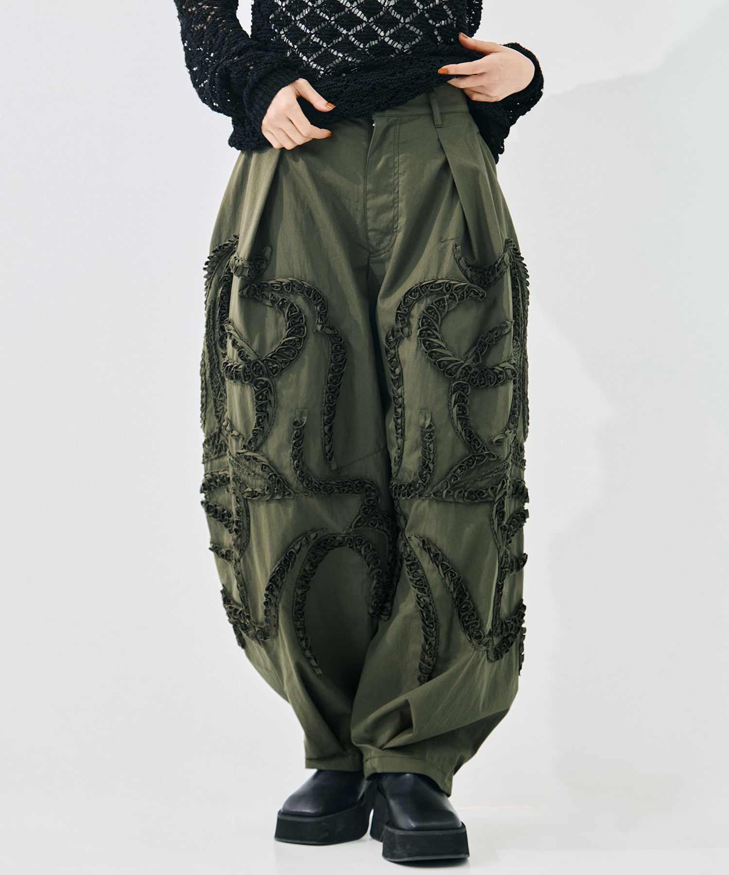 WIDE TATOO EMBROIDERY PANTS